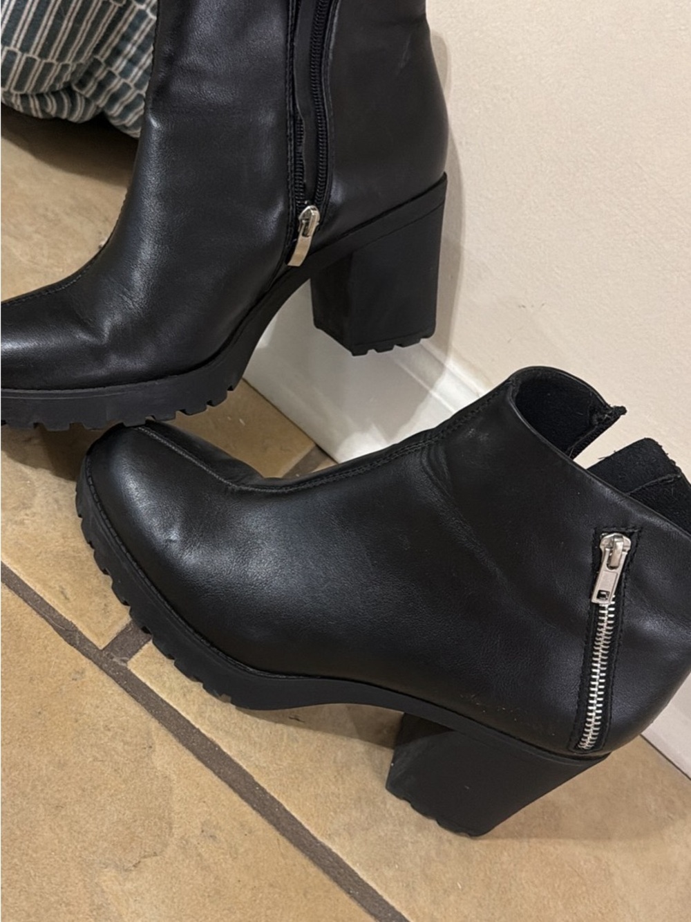 Women's Black Chunky Heel Ankle Boots - Sleek Zip Detail